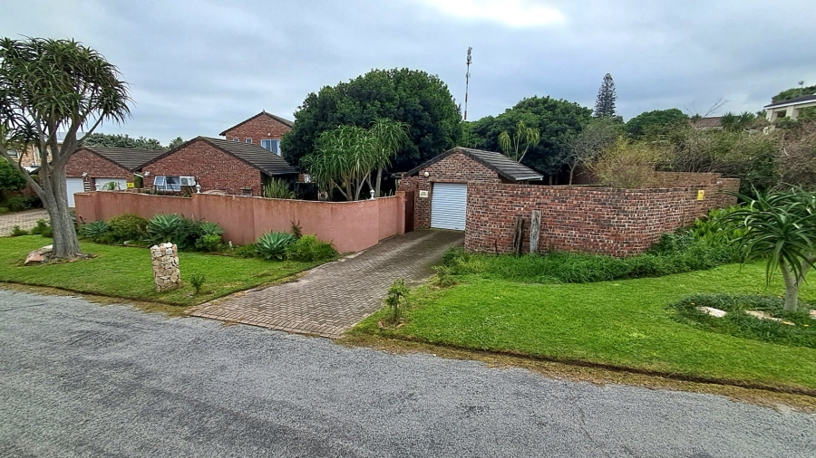 4 Bedroom Property for Sale in Seaview Eastern Cape